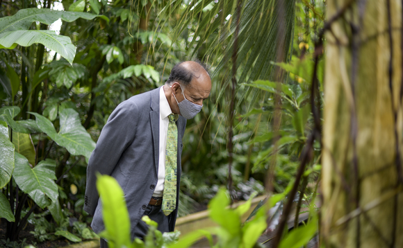 Professor Partha Dasgupta on his trip to Kew Gardens | Credit: Royal Botanic Gardens, Kew 