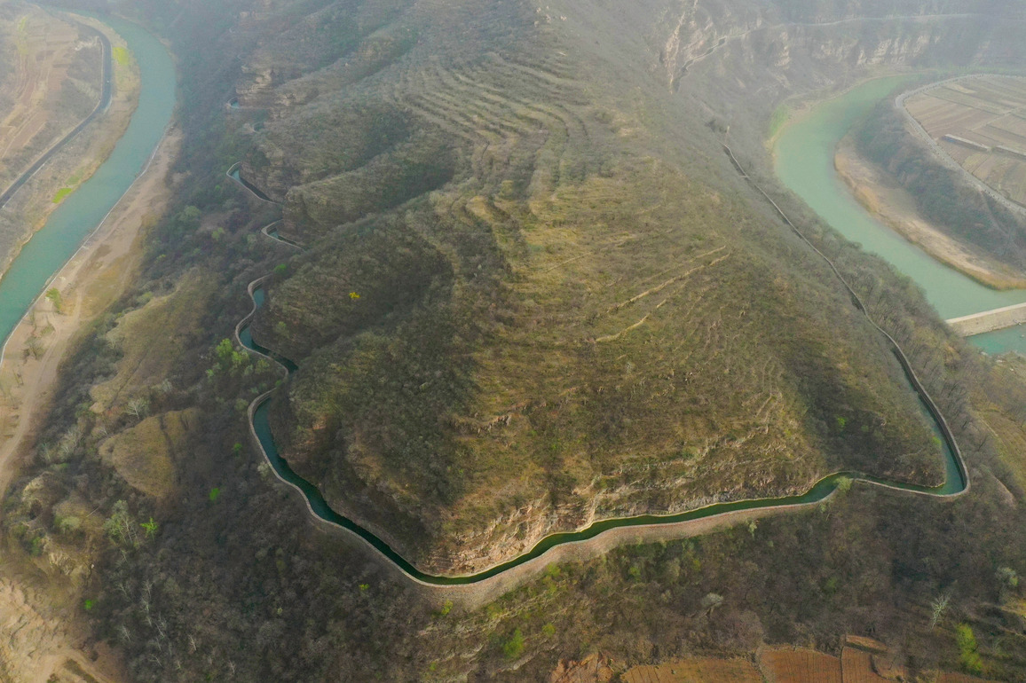 (FlyOverChina) CHINA-HONGQI CANAL-AERIAL VIEWS (CN)