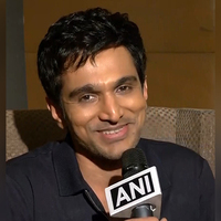 "Kab likh rhe ho yar..": Pratik Gandhi humoursly requests Kunal Kemmu to pen 'Madgaon Express 2' script