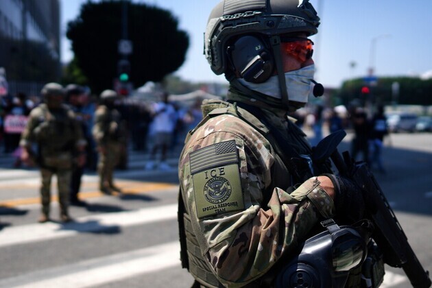 Washington bans face masks for police, ICE agents