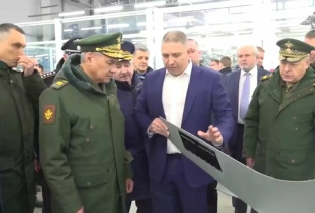 Russian defense chief inspects drone production facilities