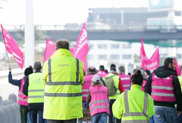 Strikes at 13 German airports disrupt travel, affect half mln passengers