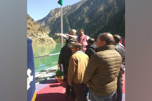RK Singh pays inspection visit to NHPC Dulhasti power station, dam site of Kishanganga power station in J-K's Bandipora