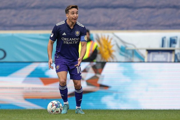 Orlando City M Mauricio Pereyra signs 2-year deal