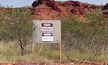 At its peak, Shay Gap had a population of 850 people. Mining activities ceased in 1993 and the town was closed in February 1994. Buildings and structures were either sold, demolished or relocated to the nearby Yarrie mine. 