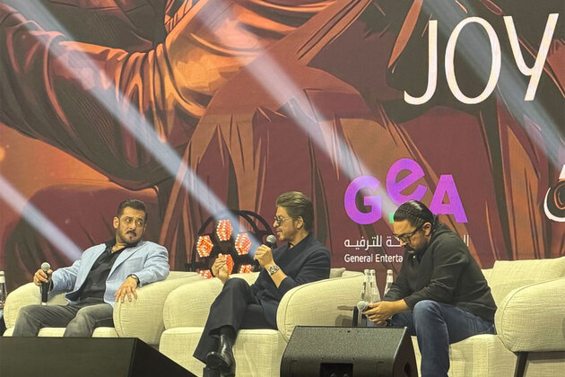 Shah Rukh Khan shares his admiration for Salman, Aamir, says "These people are aspirational and inspirational"