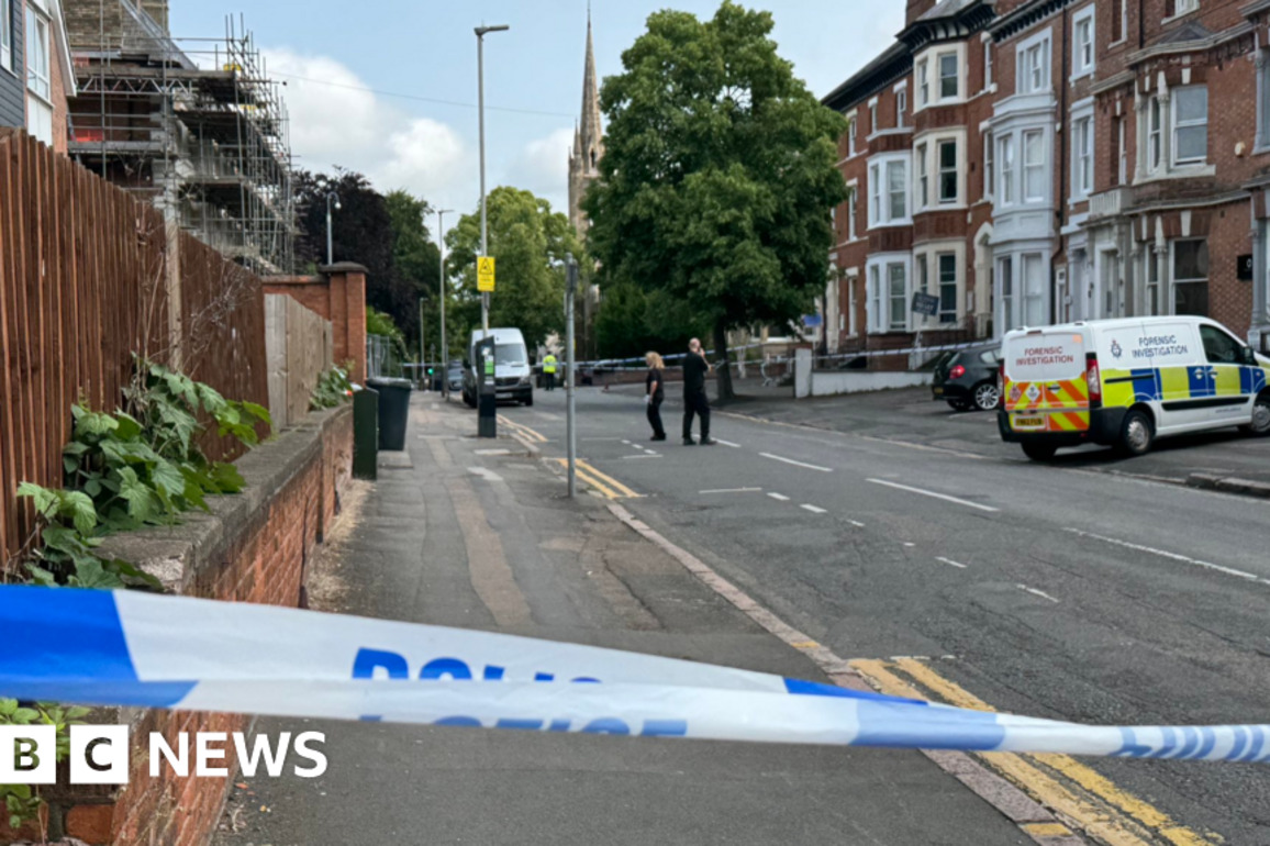 Man arrested after car hits number of pedestrians in Leicester