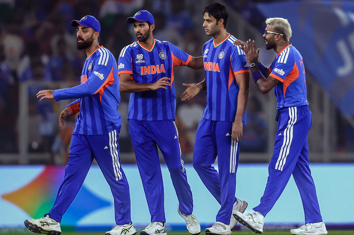 "If India don't back their aggressive brand of cricket, semi-final hopes could be in trouble": Aakash Chopra