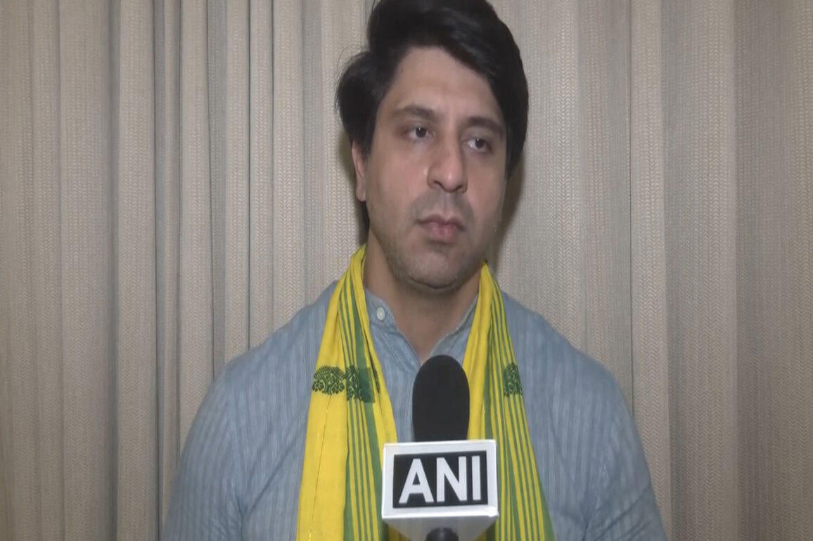 "Anti-India urban naxal gang:" BJP Spokesperson Shehzad Poonawala on reported sloganeering against PM Modi, Amit Shah in JNU