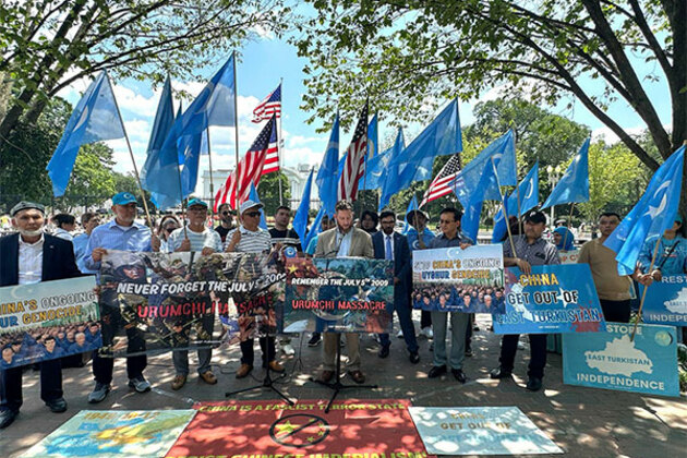 Uyghurs rally at White House to commemorate Urumchi massacre anniversary, urge action against China