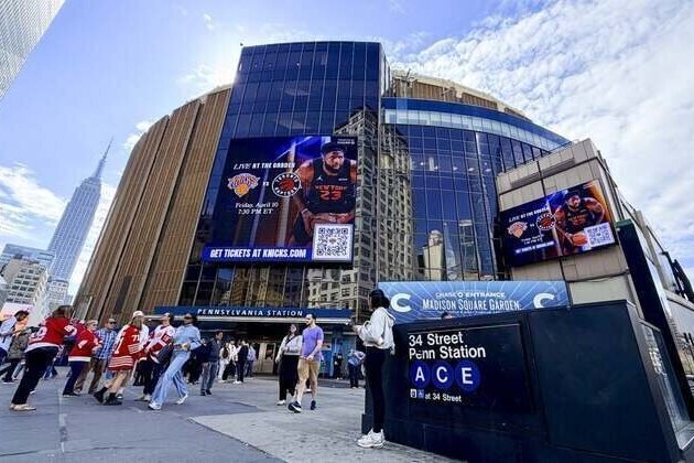 Cop assaulted, 26 arrested as Knicks fans celebrate in NYC