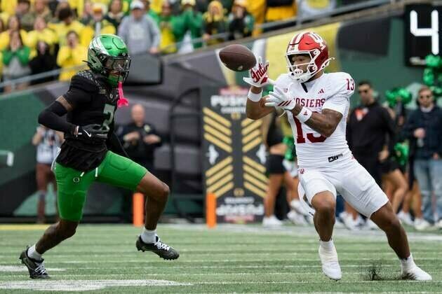 No. 7 Indiana hands No. 3 Oregon first regular-season loss in 2 years