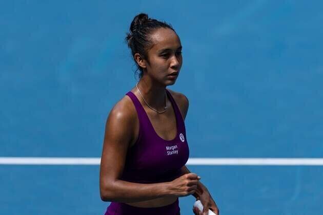 Leylah Fernandez comes from set down to win in Dubai