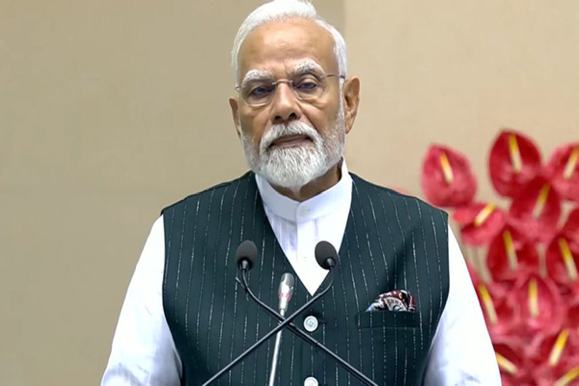 "Naagrik Devo Bhava...": PM Modi's new mantra to civil servants