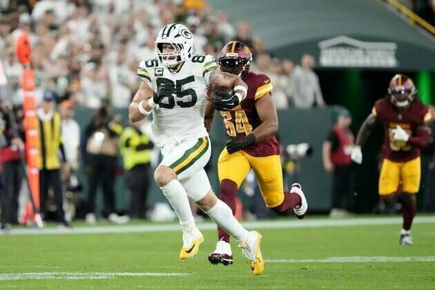 Long first-half drives spark Packers' victory over Commanders