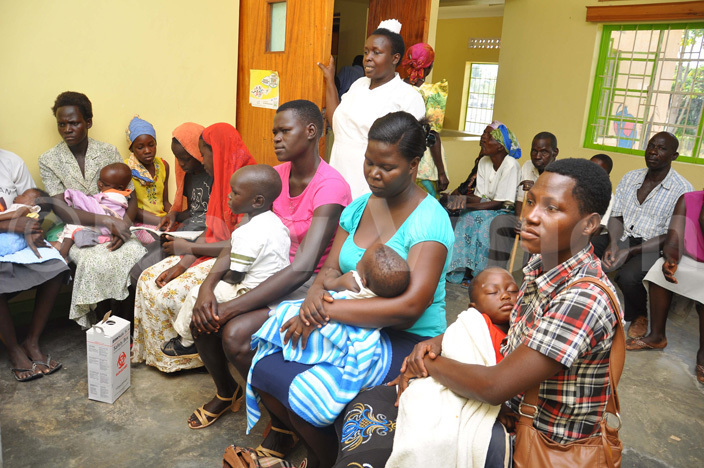  others waiting for tetanus shots and immunisation for their children at rincess iana emorial ealth  in oroti unicipality