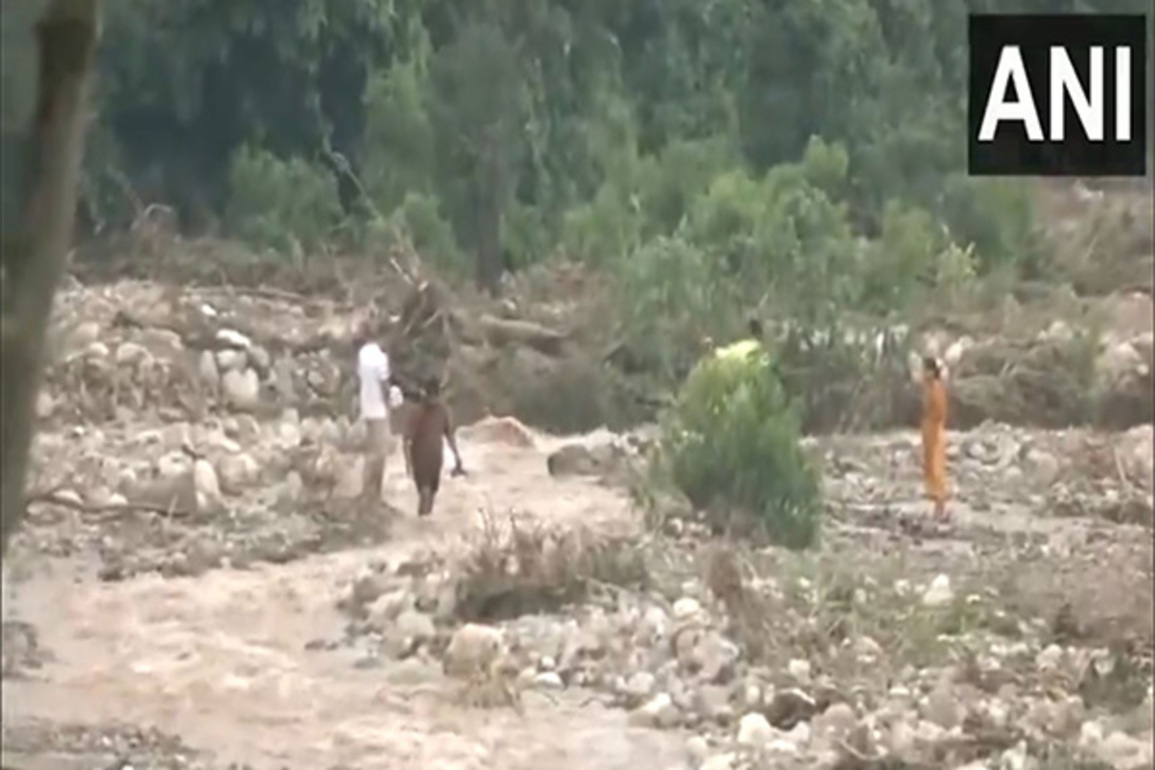 J-K: Flash floods, landslides occur in many parts of Kathua after cloudburst; rescue operations underway