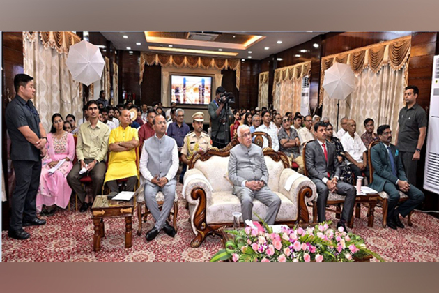 People of Maharashtra, Gujarat actively participated in freedom movement: Andhra Governor