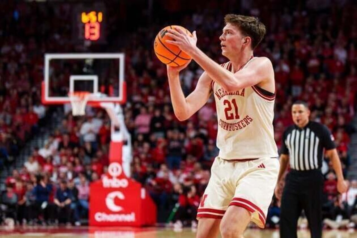No. 7 Nebraska remains perfect, rolling past Washington