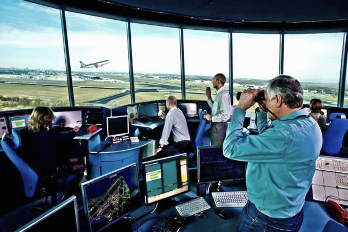 US offers incentives to boost air traffic hiring, retention