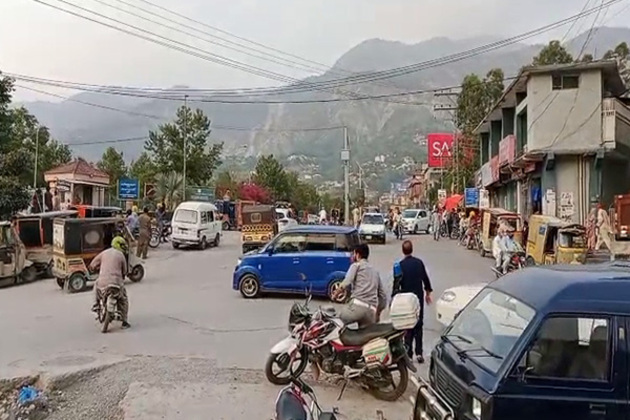 Electricity and internet crisis disrupts life in PoJK's Muzaffarabad