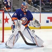 Islanders bombard Maple Leafs to secure crucial win