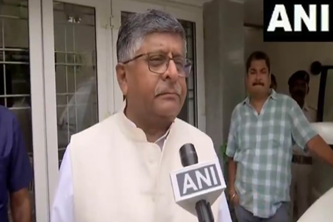 BJP MP Ravi Shankar Prasad criticises Rahul Gandhi for "forgotten decency"