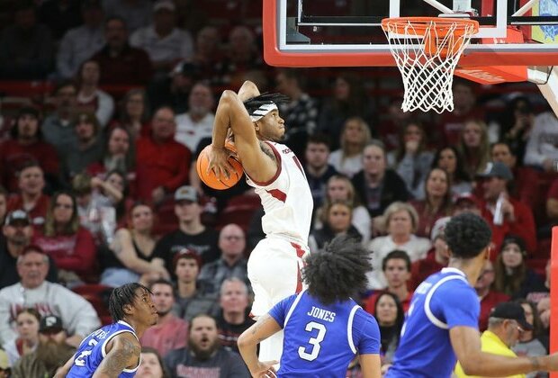 Led by Jalen Graham, No. 10 Arkansas routs UNC Asheville