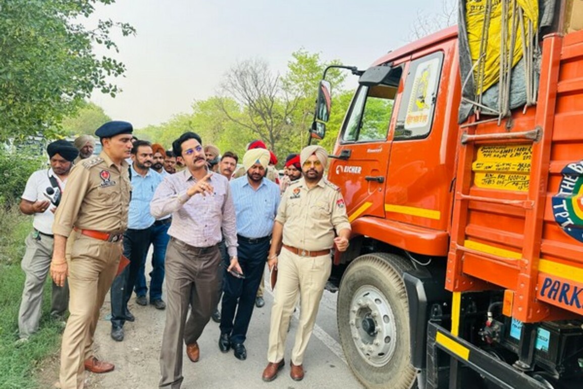 Punjab: Patiala police and excise dept seize 600 litres of methanol