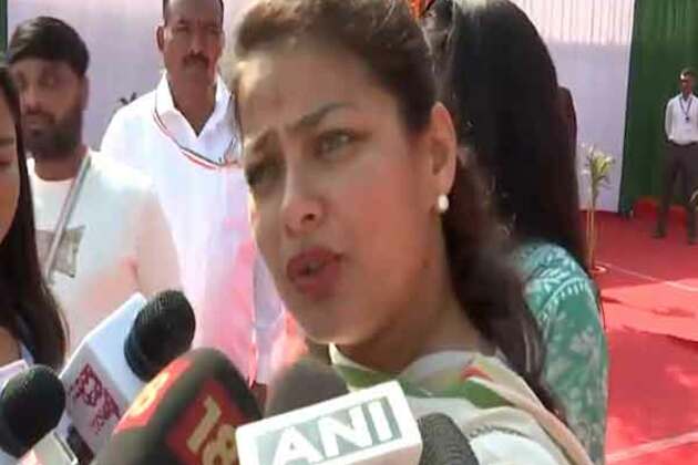 "Only talking about issues which are 300 years old": Congress leader's sarcastic jibe at BJP after party meet in Ahmedabad
