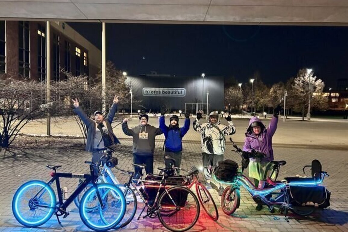 Chicago, CyclingxSolidarity against ICE raids