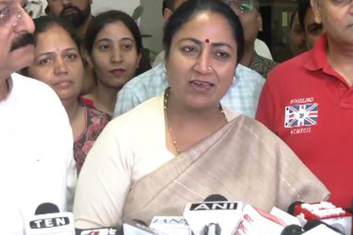 "Fees of all 1677 schools will be regulated transparently": Delhi CM Gupta on regulating private school fee hikes