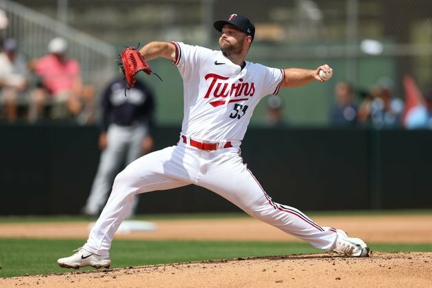 Orioles acquire LHP Danny Coulombe