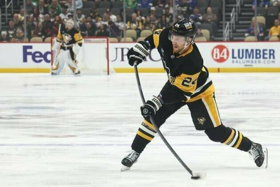 Reports: D Matt Grzelcyk signs 1-year contract with Blackhawks