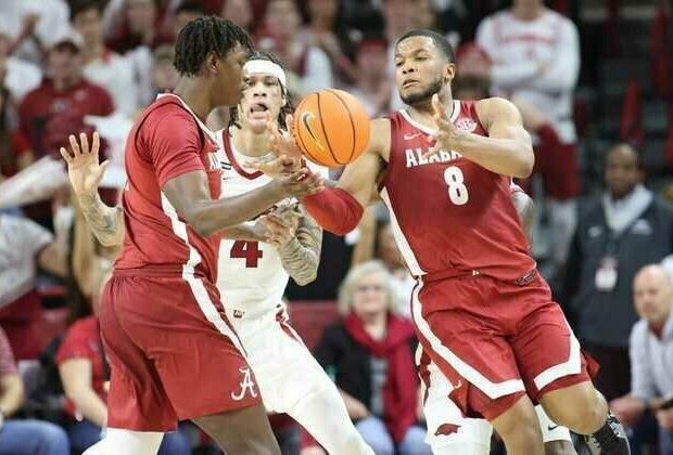 No. 3 Alabama holds off Arkansas, joins Auburn atop SEC