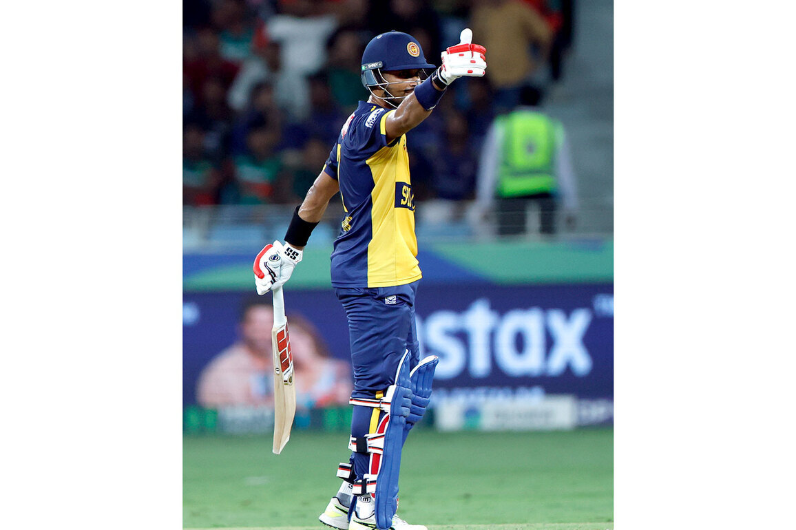 T20 WC Super 8: Sri Lanka wins toss, asks England to bat first