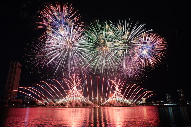 VIETNAM-DA NANG-FIREWORKS-FESTIVAL