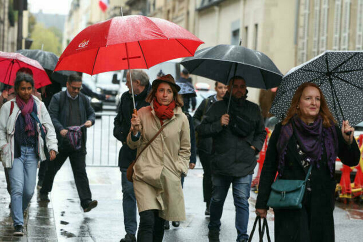 French unions call new strike and protest day for October 2