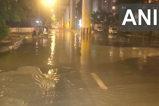 Mumbai: Heavy rains cause waterlogging in parts of Khar