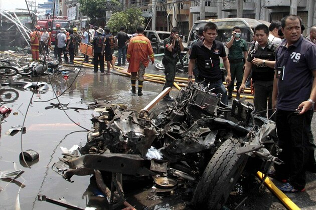 Muslim insurgents kill eight and wound dozens more with bomb blast in Thailand