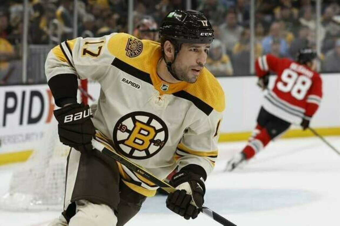 F Milan Lucic signs tryout agreement with Blues