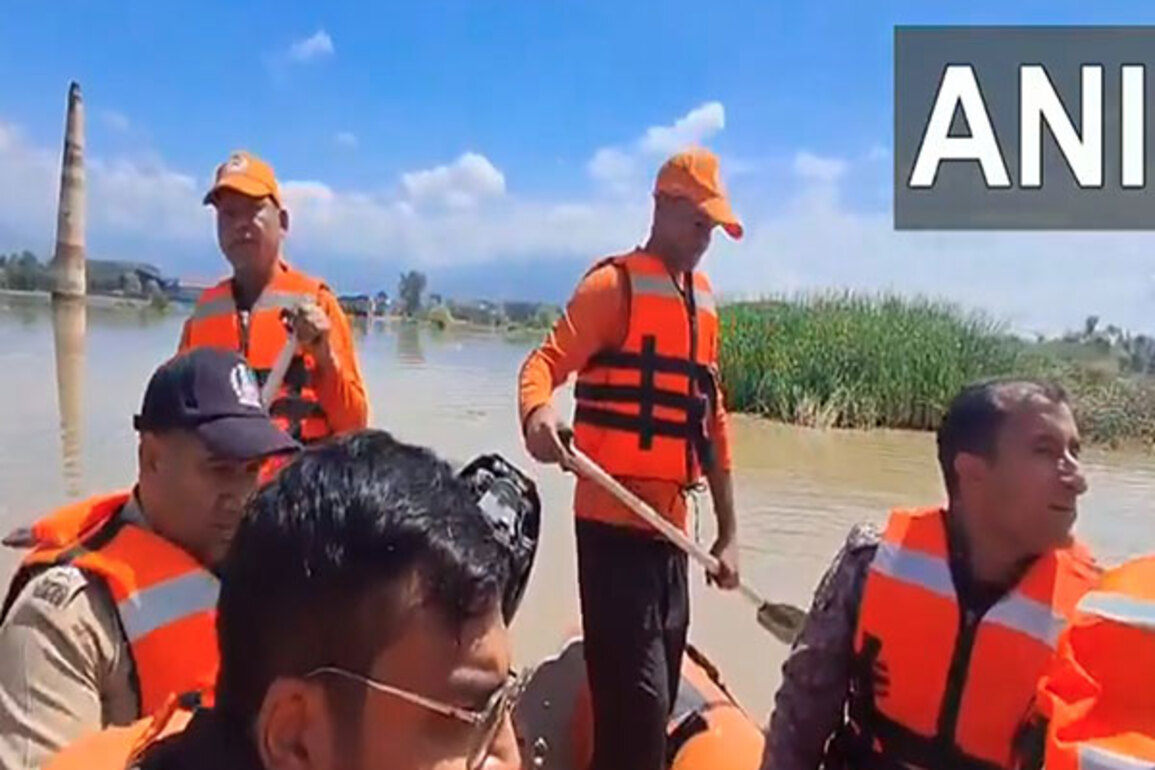 J-K: Rescue operations underway in Budgam, Anantnag; Over 600 civilians shifted to safe locations