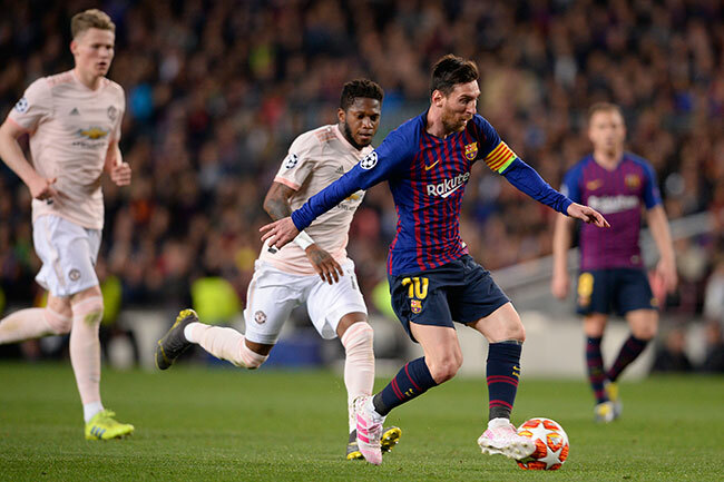  anchester niteds razilian midfielder red  challenges arcelonas rgentinian forward ionel essi during the  hampions eague quarterfinal second leg football match between arcelona and anchester nited at the amp ou stadium in arcelona on pril 16 2019 hoto by    