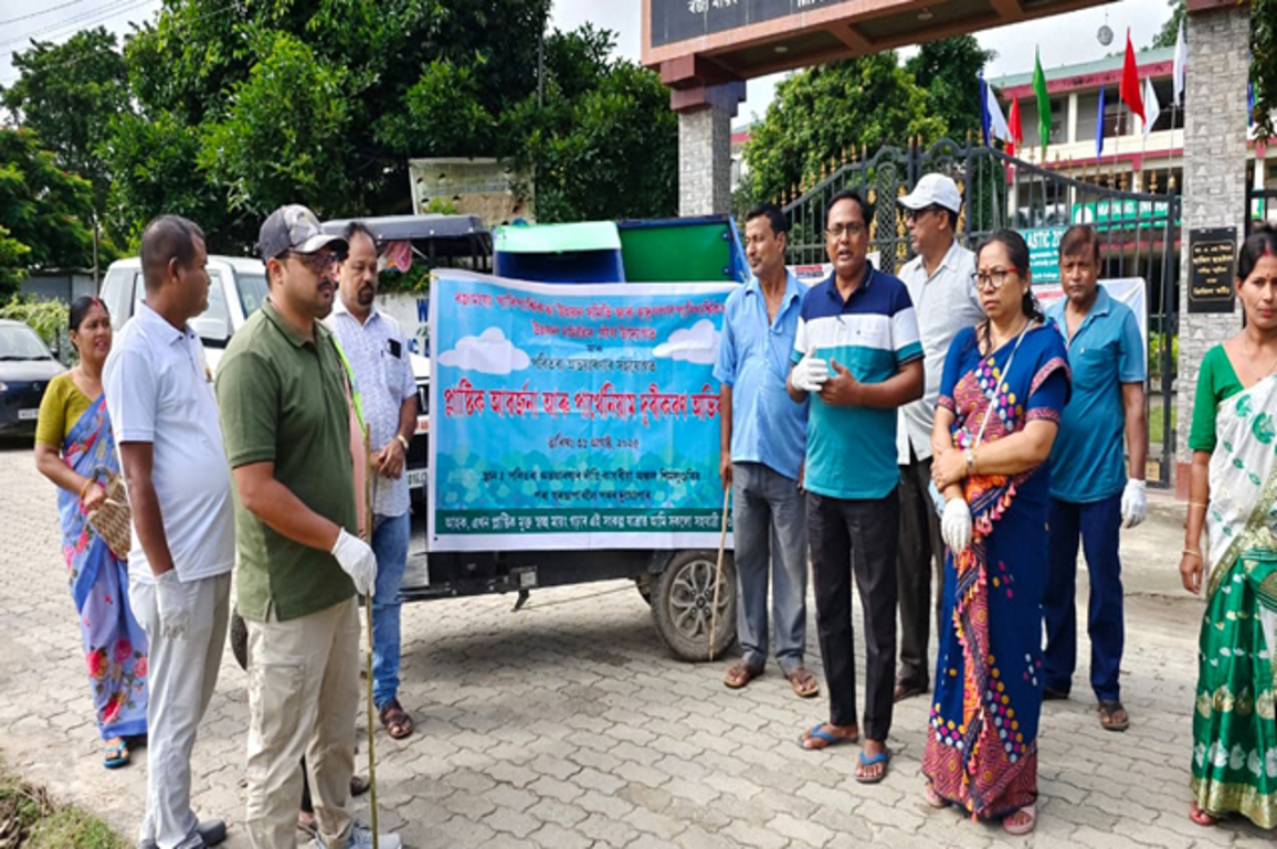 Assam: Pobitora Sanctuary holds awareness drive on plastic pollution, parthenium spread