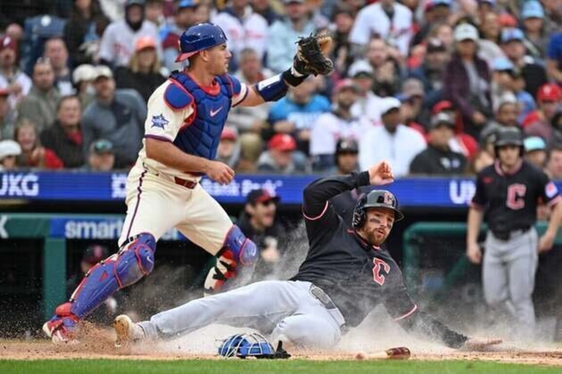 Travis Bazzana helps Guardians knock off Phillies