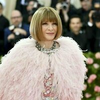 Celebrities, blue jeans and couture: how Anna Wintour changed fashion over 37 years at Vogue