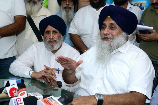 Sukhbir Singh Badal lashes out at Punjab government over arrest of protesting farmers, demands their release