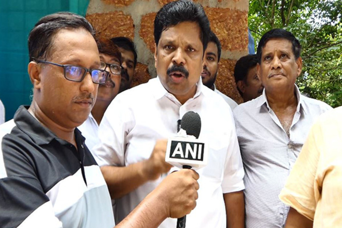 Protest erupts in Malappuram after tapping worker killed in tiger attack, Congress MLA demands compensation