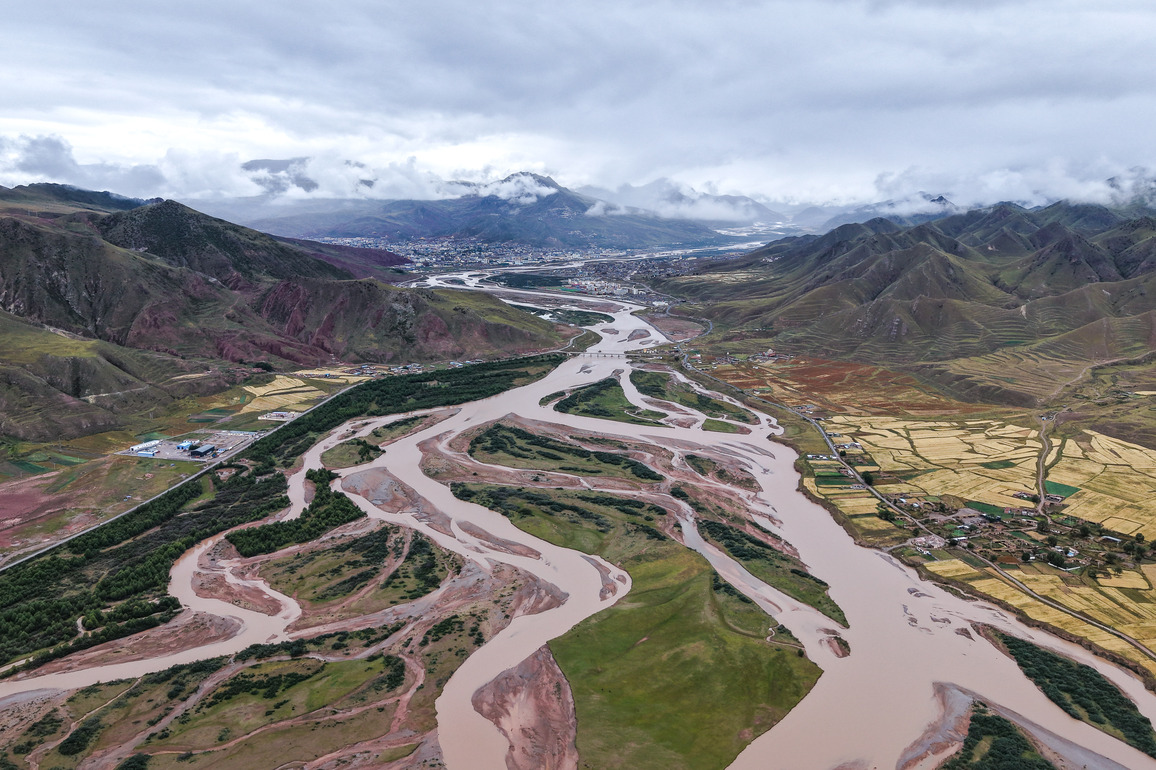 CHINA-QINGHAI-YUSHU-AUTUMN SCENERY (CN)