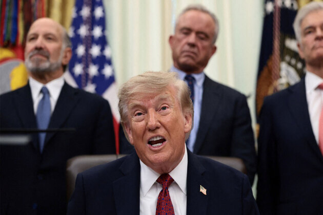 "Complete, ratified, and binding": Trump as Apple, Google Maps update name of Lake Ontario to Lake America